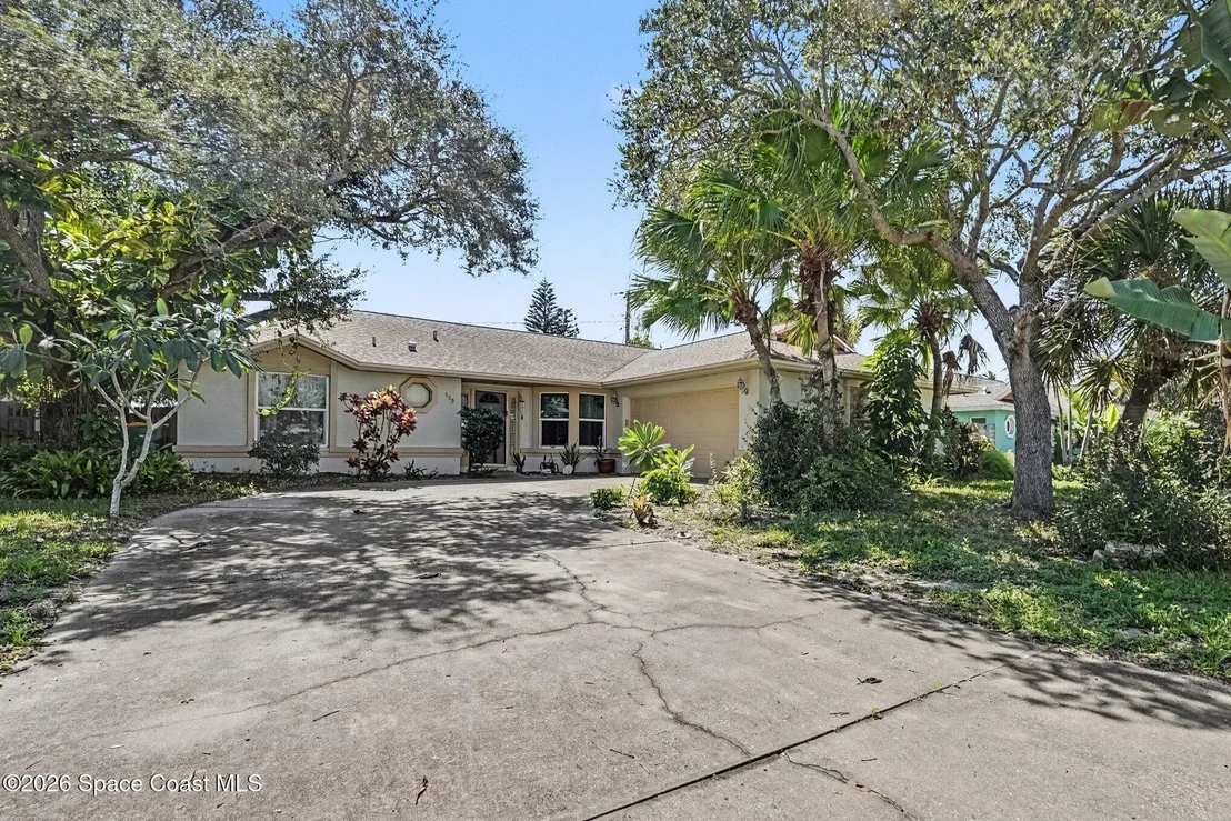 Photo of 225 Chalet Avenue