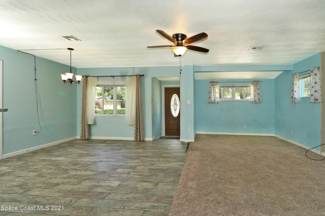 Photo of 2534 Stratford Drive