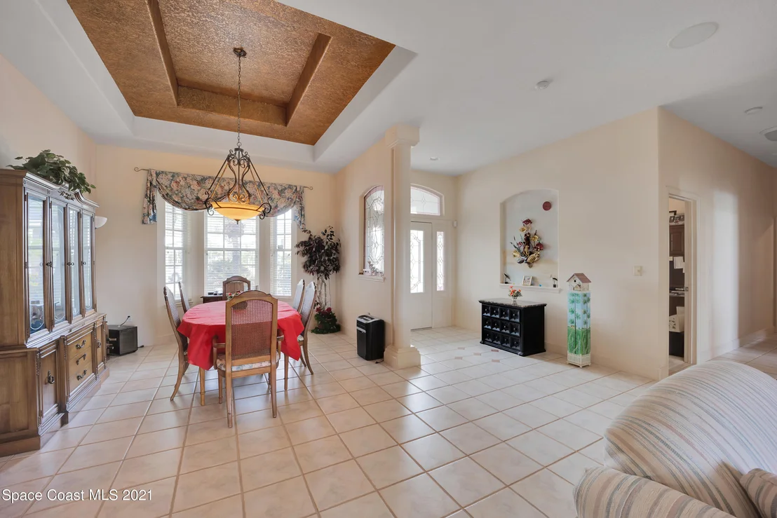 Photo of 951 Stratford Place