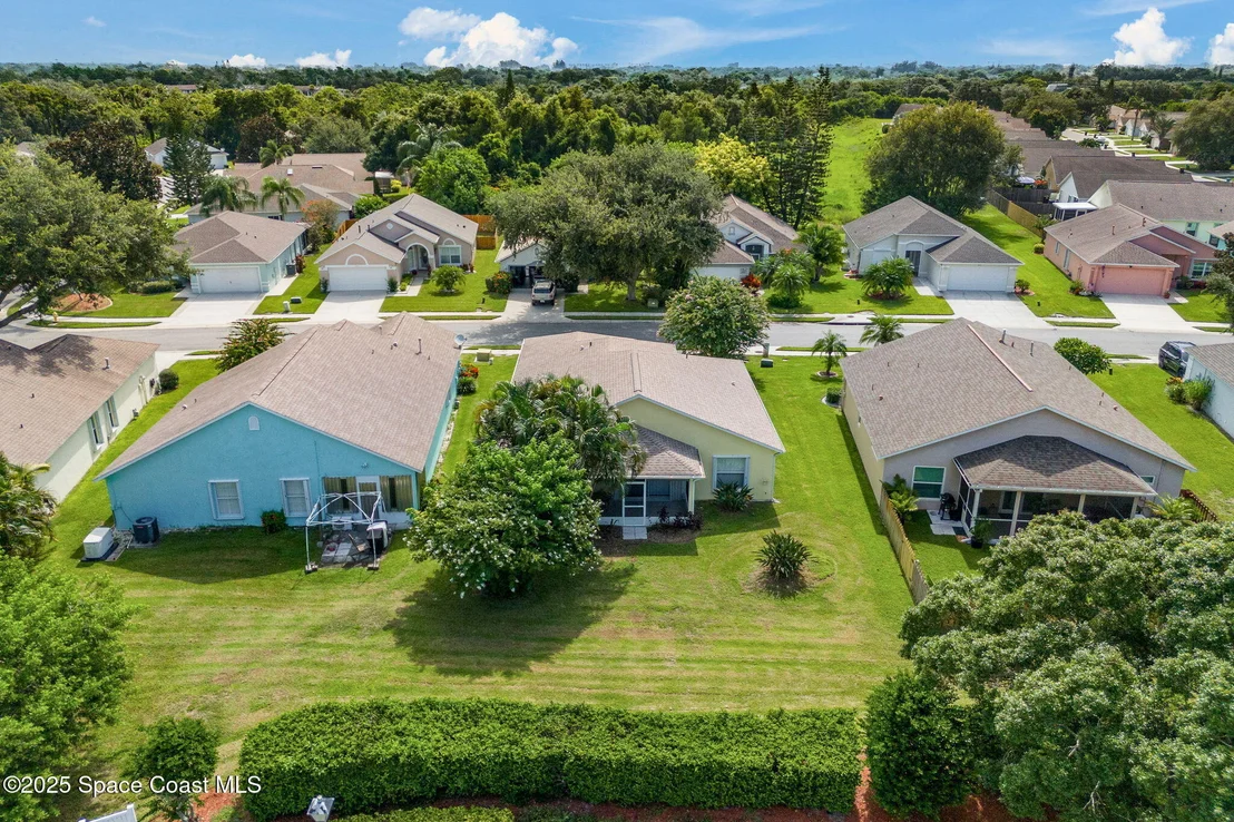 Photo of 926 Pine Creek Circle NE