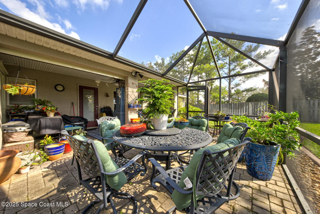 Photo of 1815 Botanica Circle