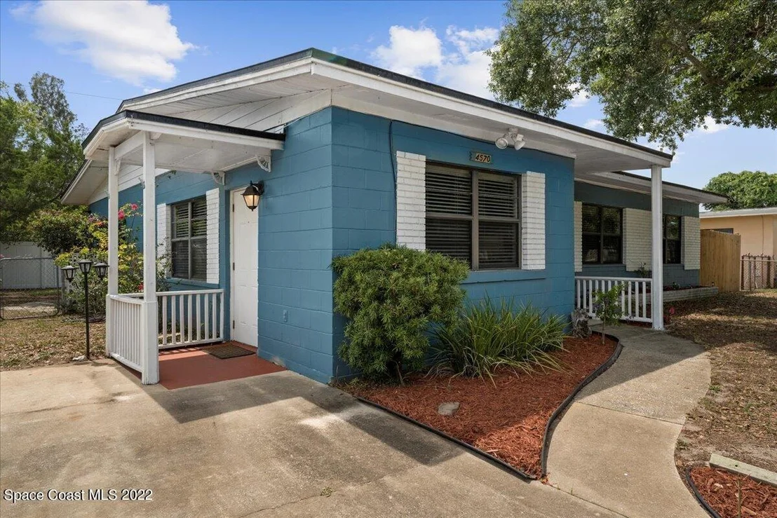 Photo of 4570 Apollo Road