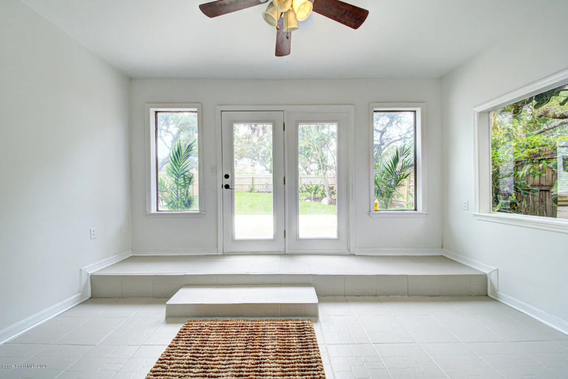 Photo of 1882 Pineapple Avenue