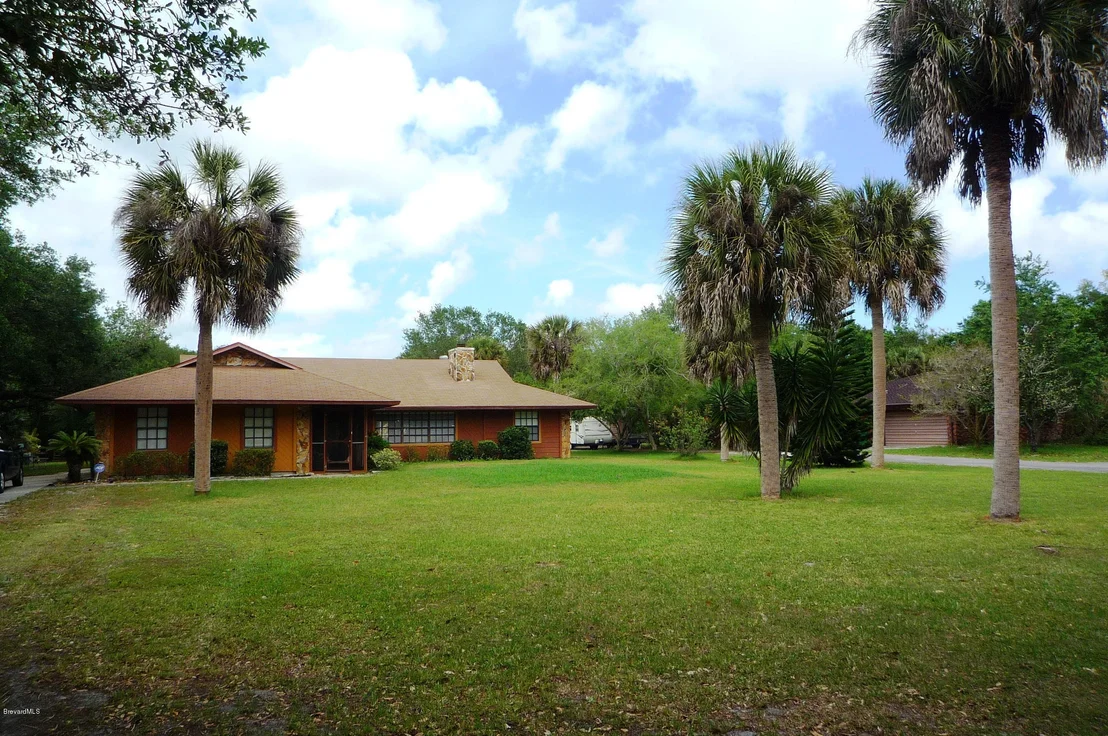Photo of 3330 Aurora Road