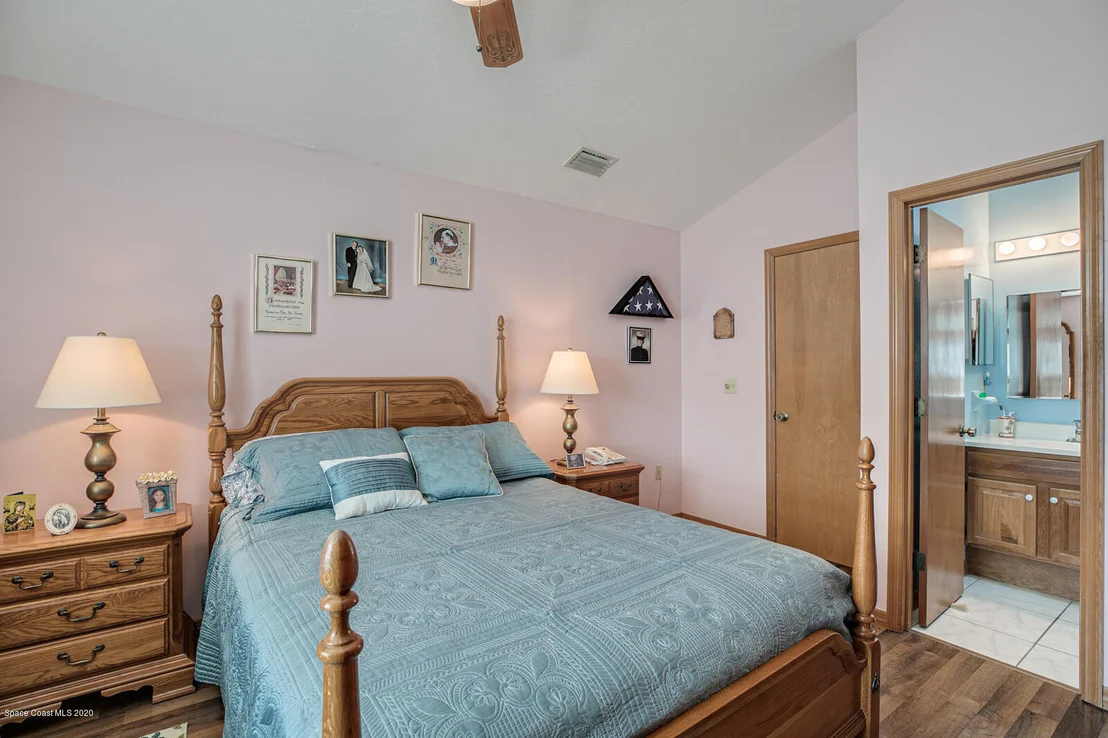 Photo of 4130 Twin Oaks Boulevard