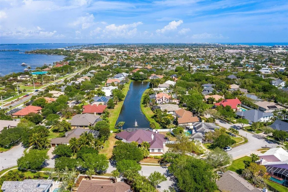 Photo of 680 Falcon Drive