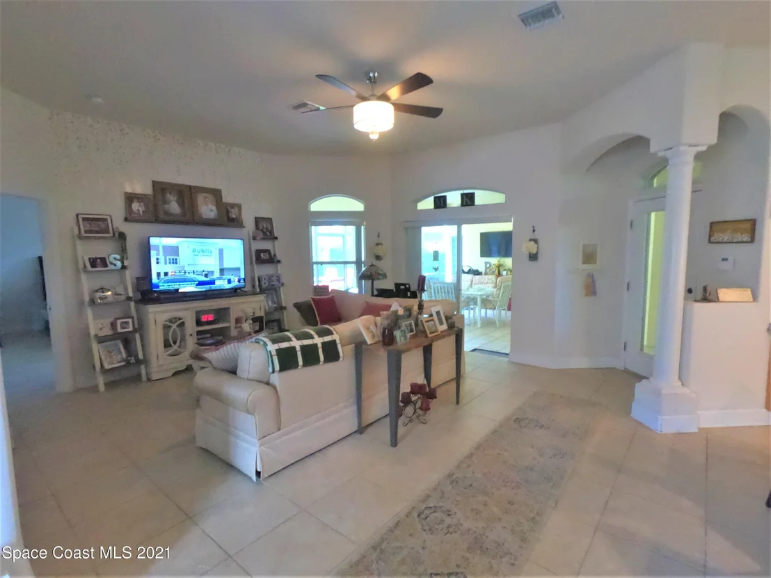 Photo of 1035 Starling Way