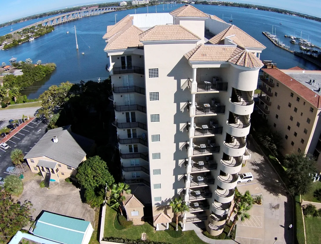Photo of Unit 701 at 21 Riverside Drive