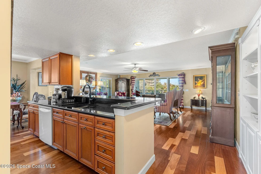 Photo of Unit 301 at 100 Riverside Drive
