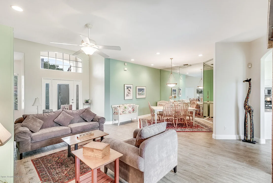 Photo of 925 Palm Brook Drive