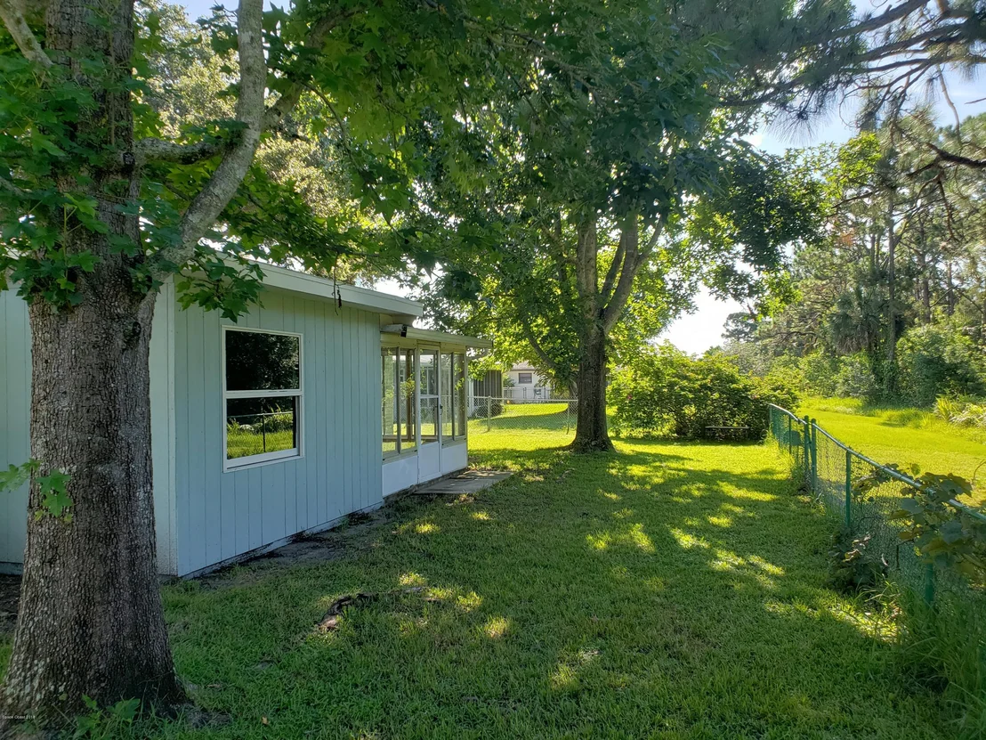 Photo of 2863 Wright Avenue