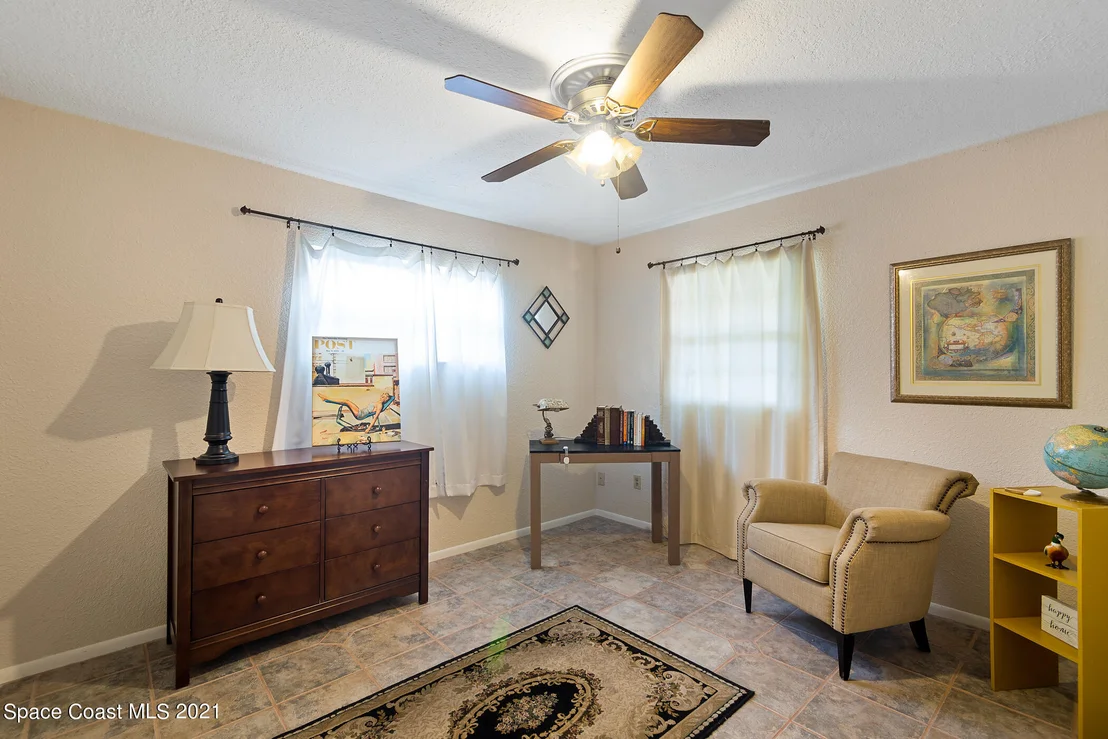Photo of 934 Kings Post Road