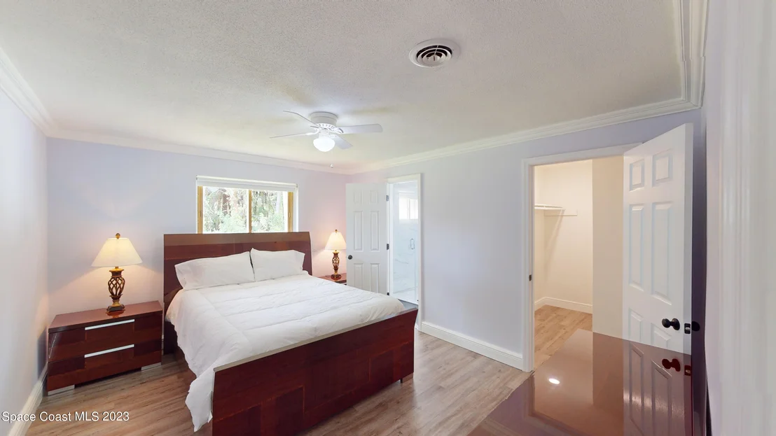 Photo of 1045 Green Road