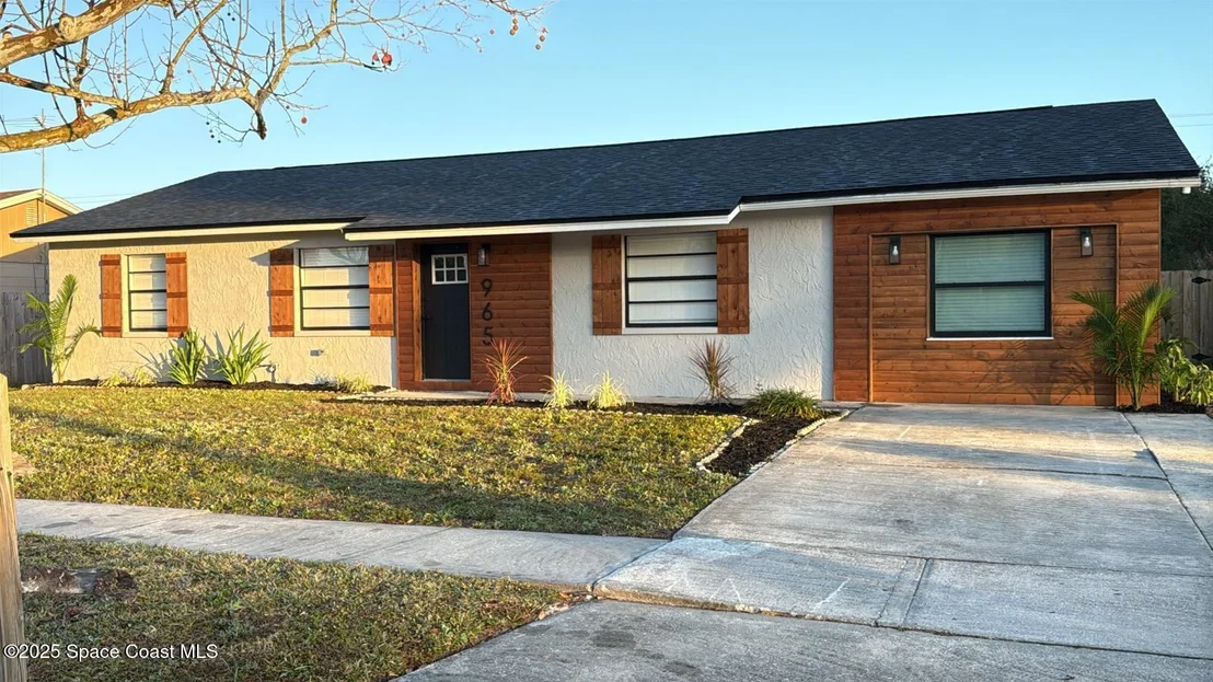 Photo of 965 Sable Lane
