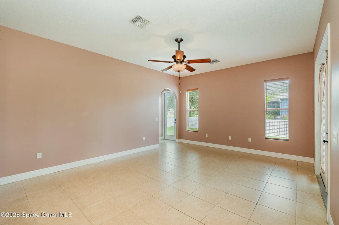 Photo of 291 Devlin Court SE