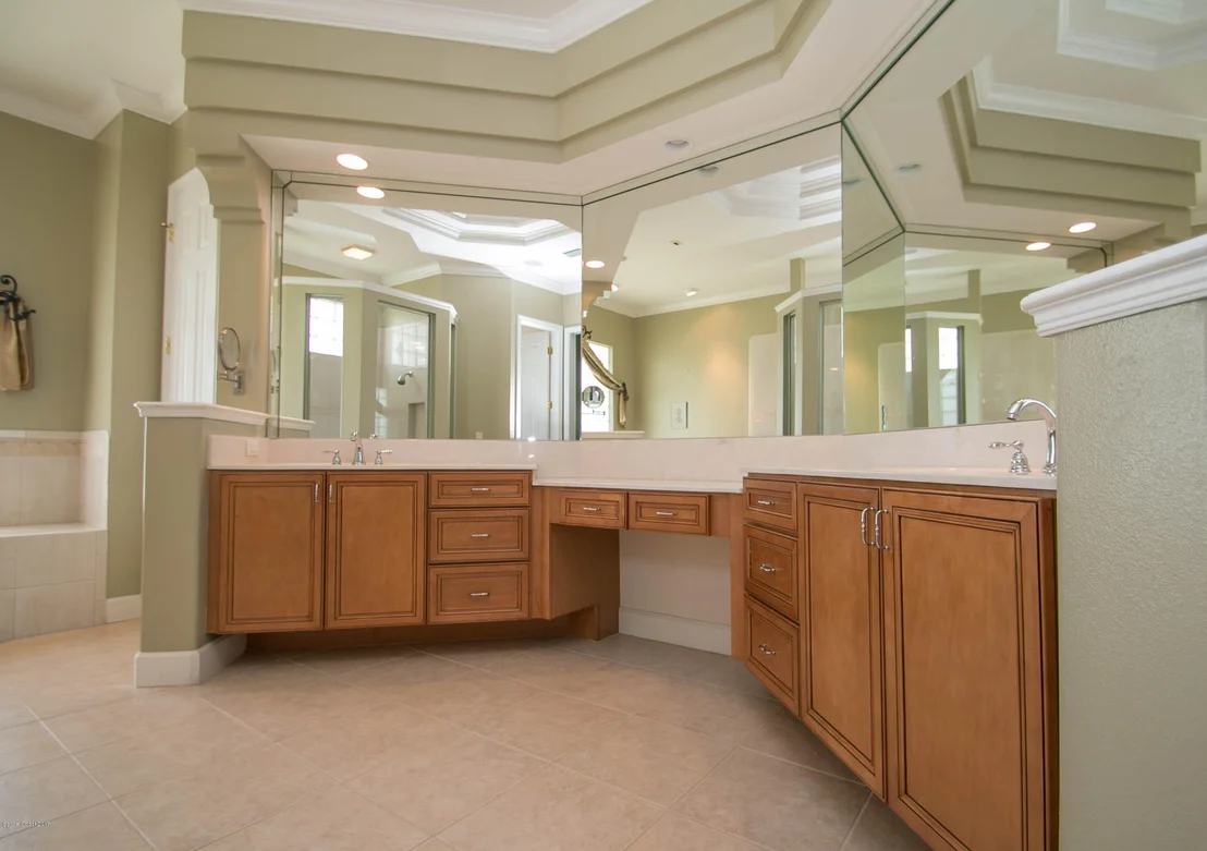 Photo of 282 Flanders Drive