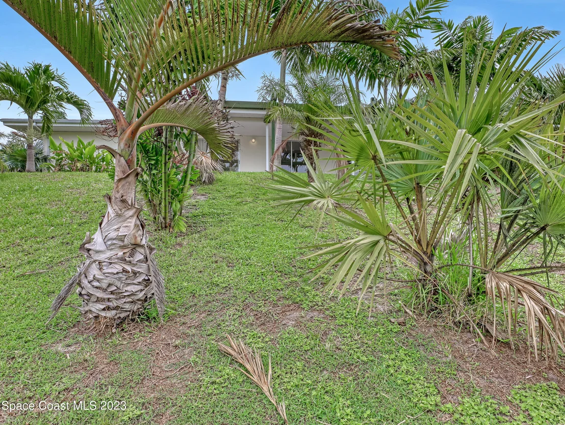 Photo of 854 Daytona Drive NE