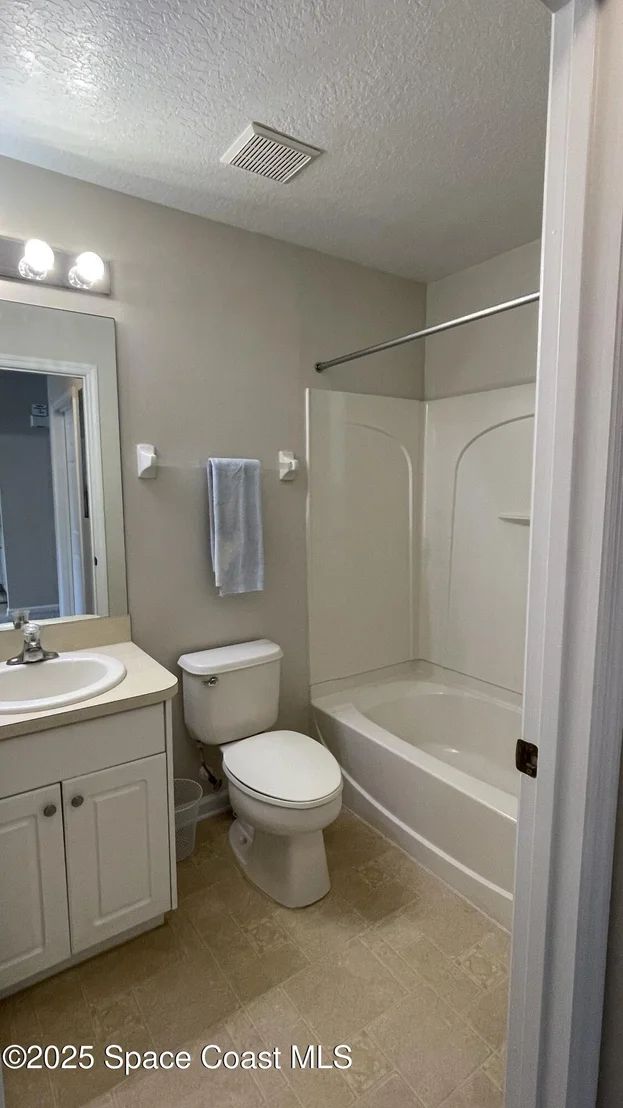 Photo of Unit 103 at 975 Luminary Circle