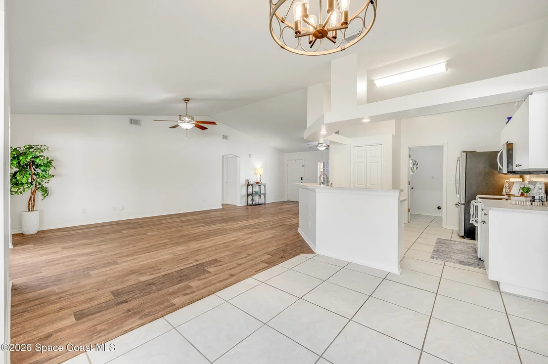 Photo of 883 Del Mar Circle