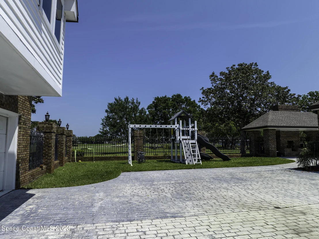 Photo of 607 Woodbridge Drive