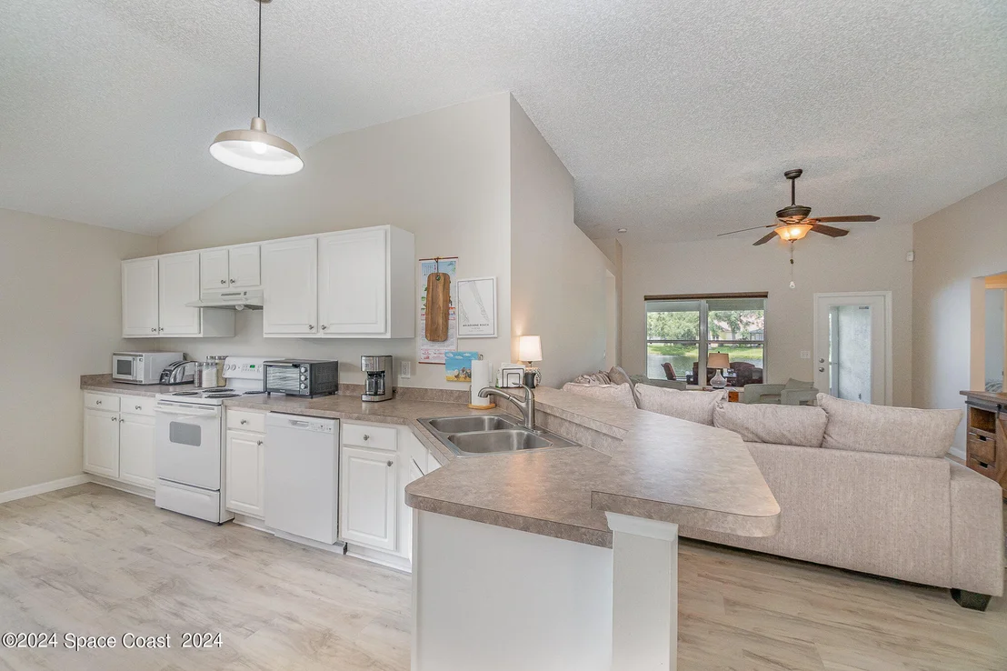 Photo of 2370 Stratford Pointe Drive