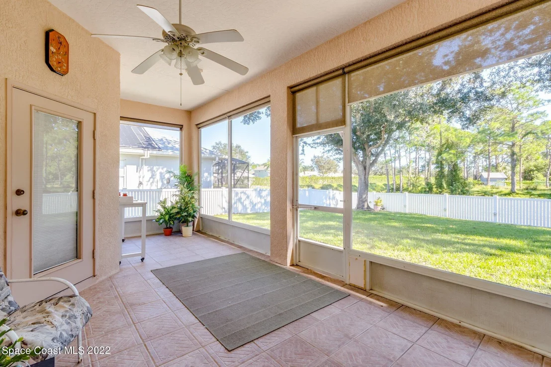 Photo of 1915 Windbrook Drive SE