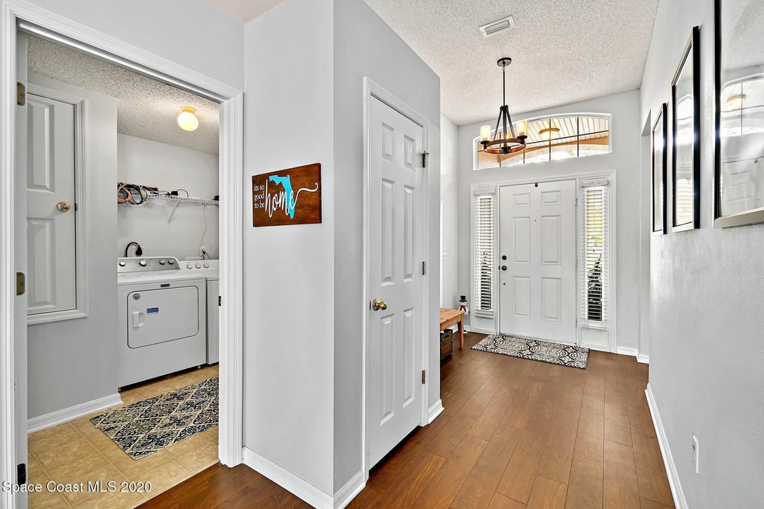 Photo of 3291 Merrick Avenue