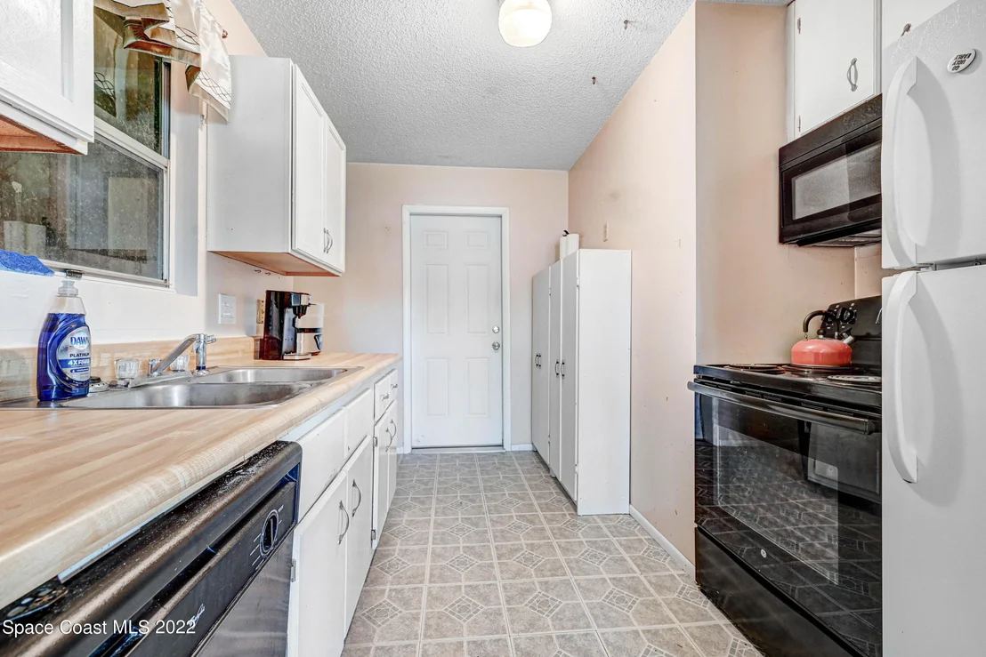 Photo of 4585 Robert Street