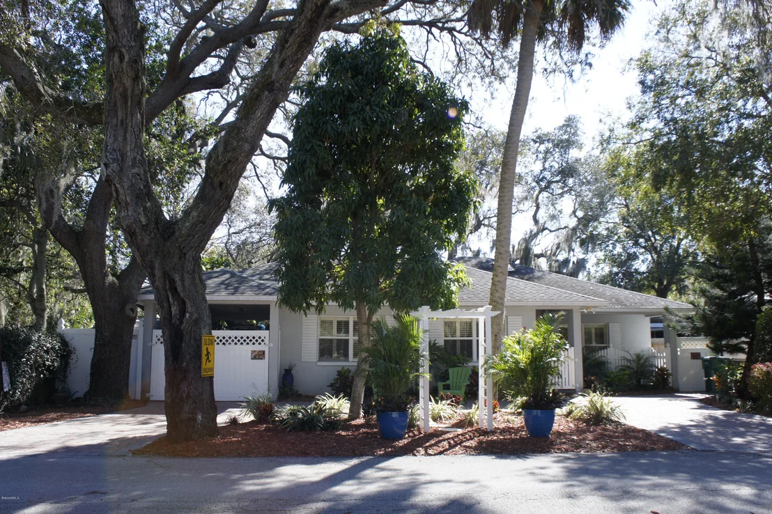 Photo of 555 Old Oak Street
