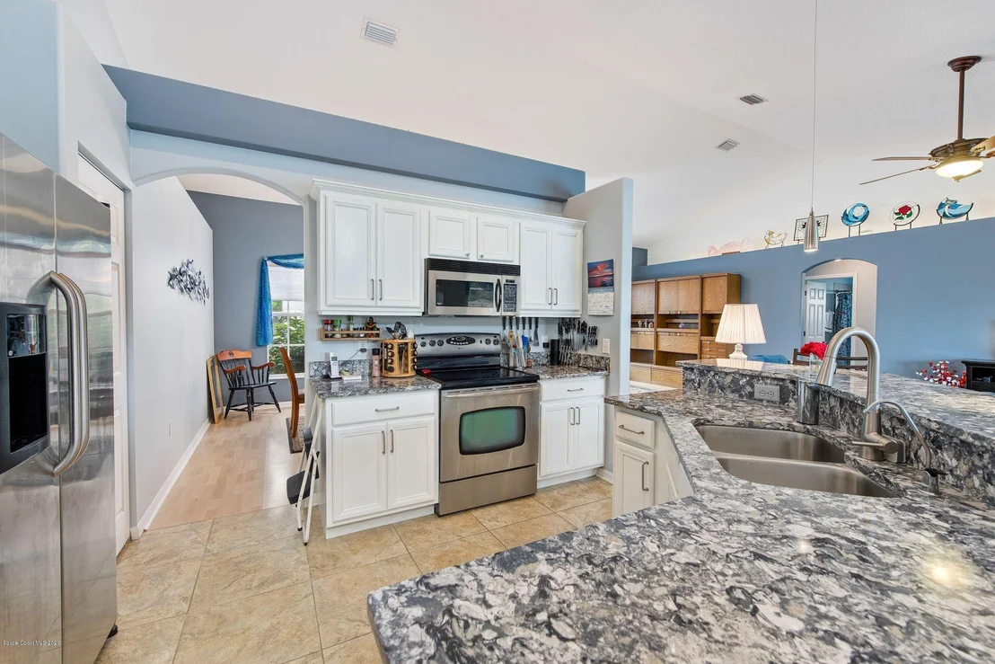 Photo of 706 La Veta Drive