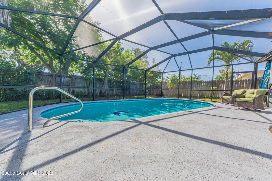 Photo of 931 Bianca Drive NE