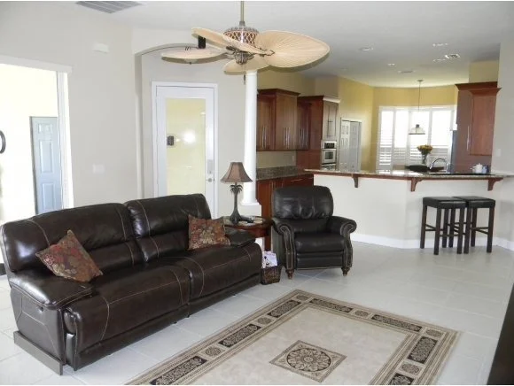 Photo of 2594 Canterbury
