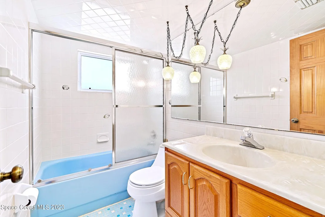 Photo of 899 Jefferson Road