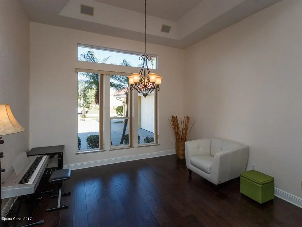 Photo of 705 Palmer Way