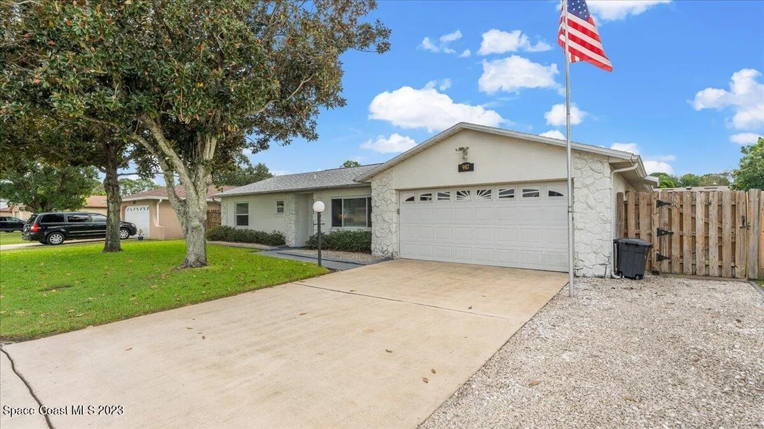 Photo of 987 Sycamore Drive