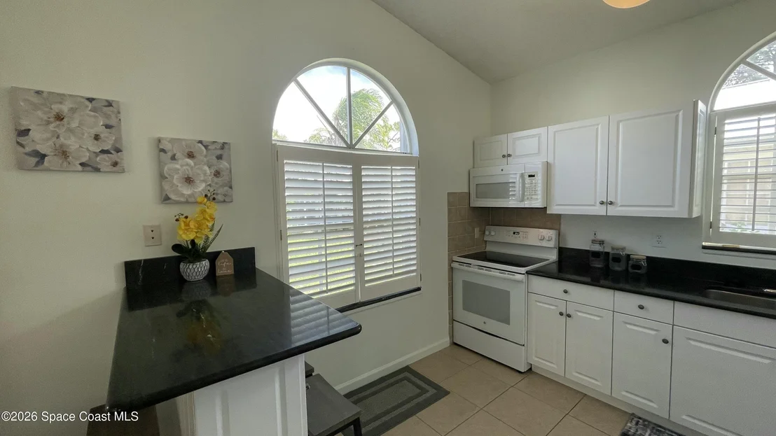 Photo of 865 Bracken Terrace NE