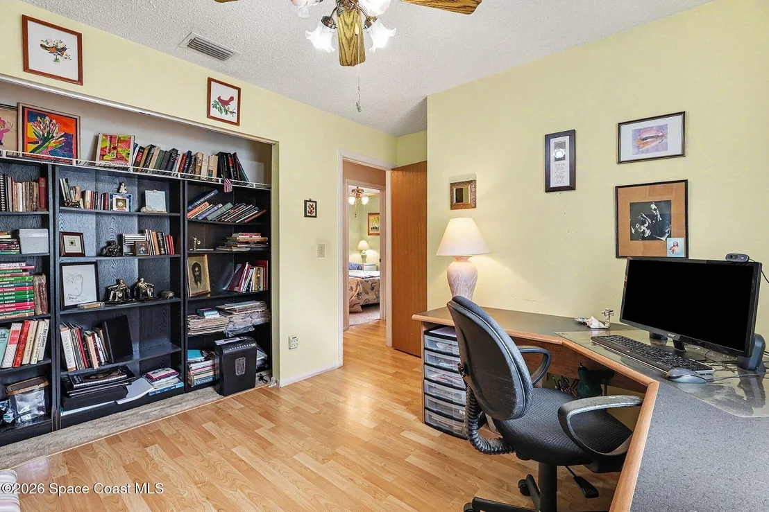 Photo of 1354 Eldron Boulevard SE