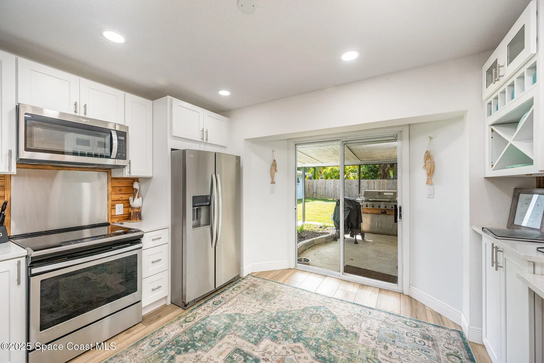 Photo of 113 W Leon Lane