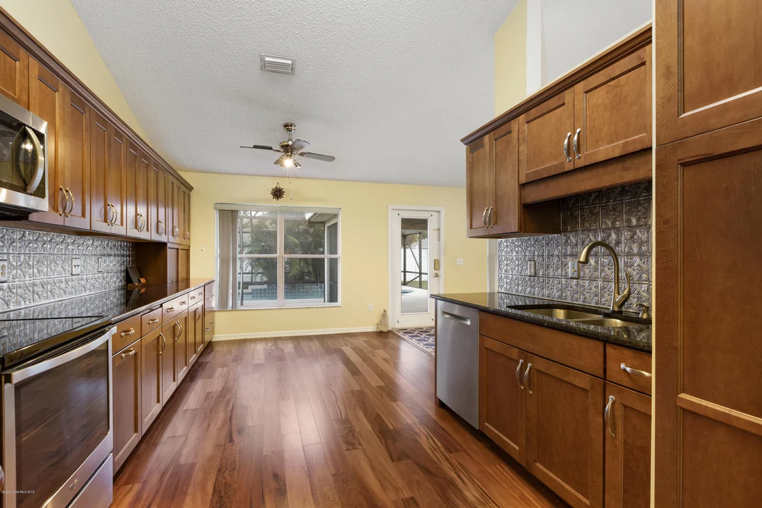 Photo of 1490 Whitman Drive