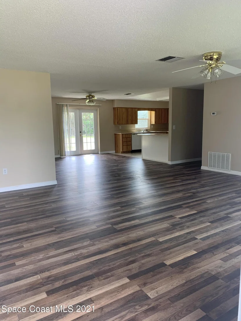 Photo of 6033 Palm Street