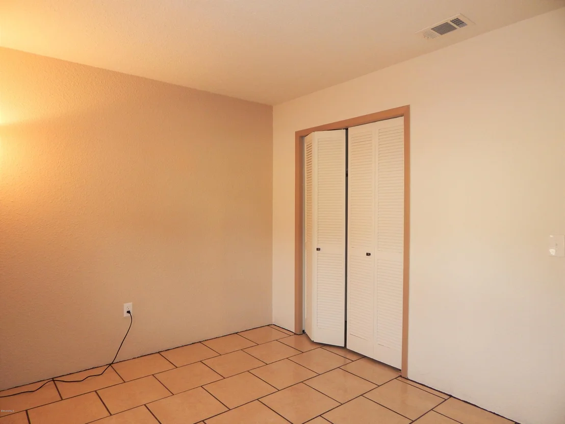 Photo of 960 SE Ithaca Avenue