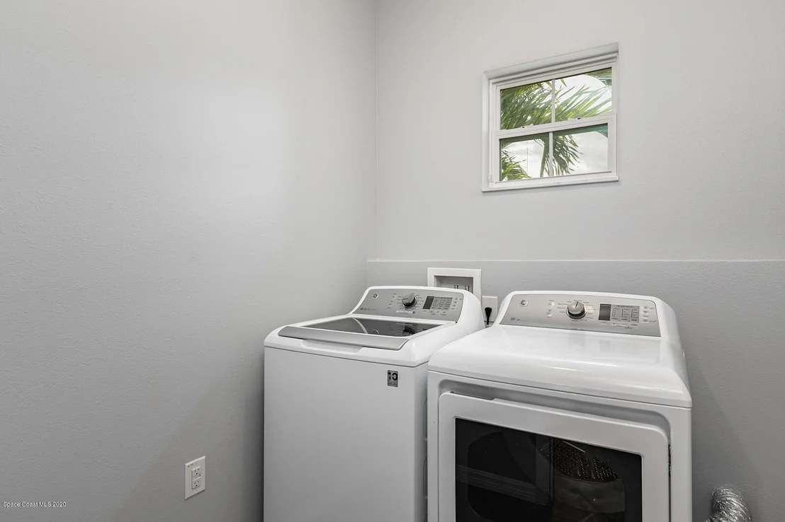 Photo of 1102 Morgan Circle NE