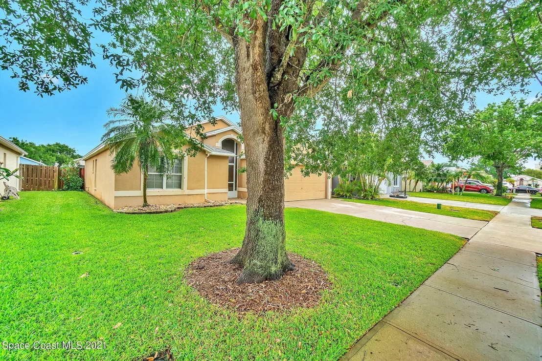 Photo of 8050 Bracken Lane