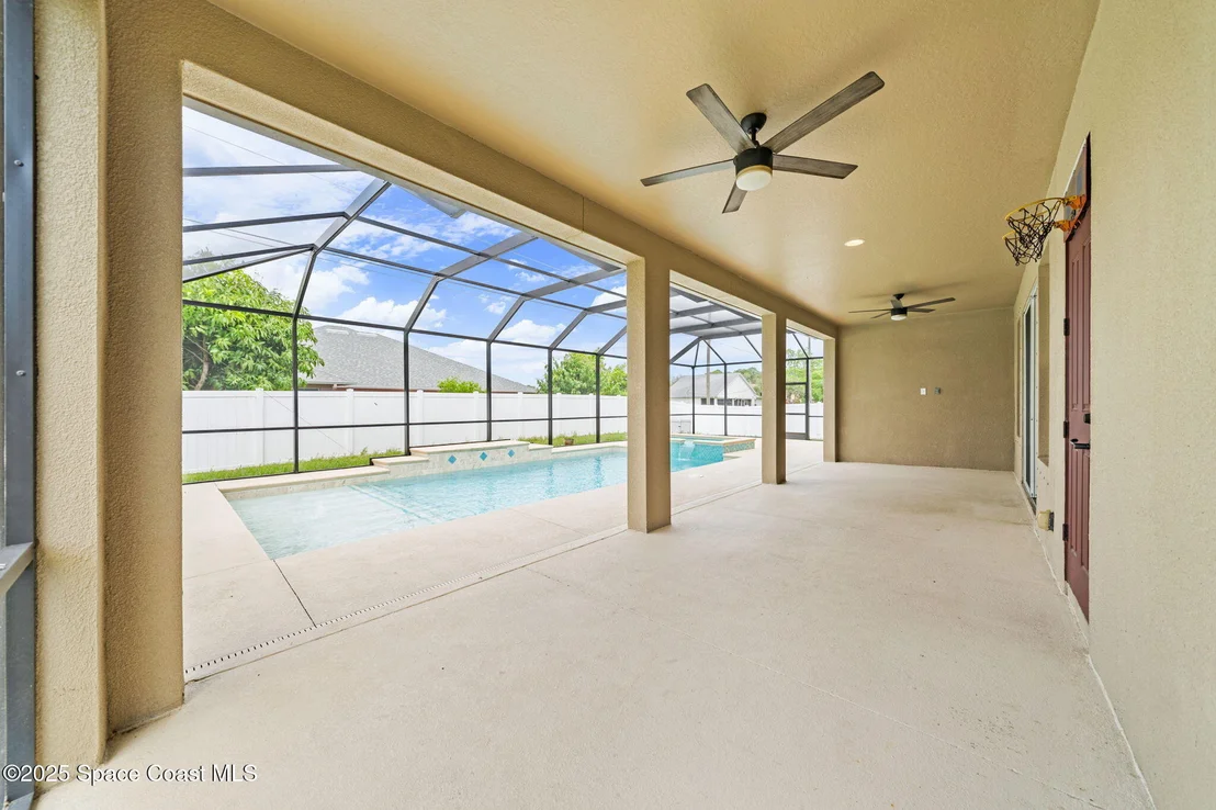 Photo of 539 Balcom Terrace SE