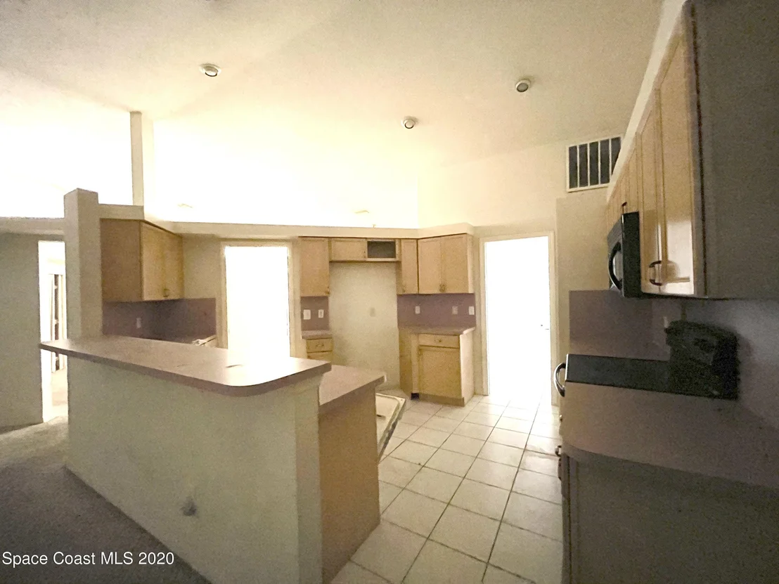 Photo of 1200 Buffing Circle SE