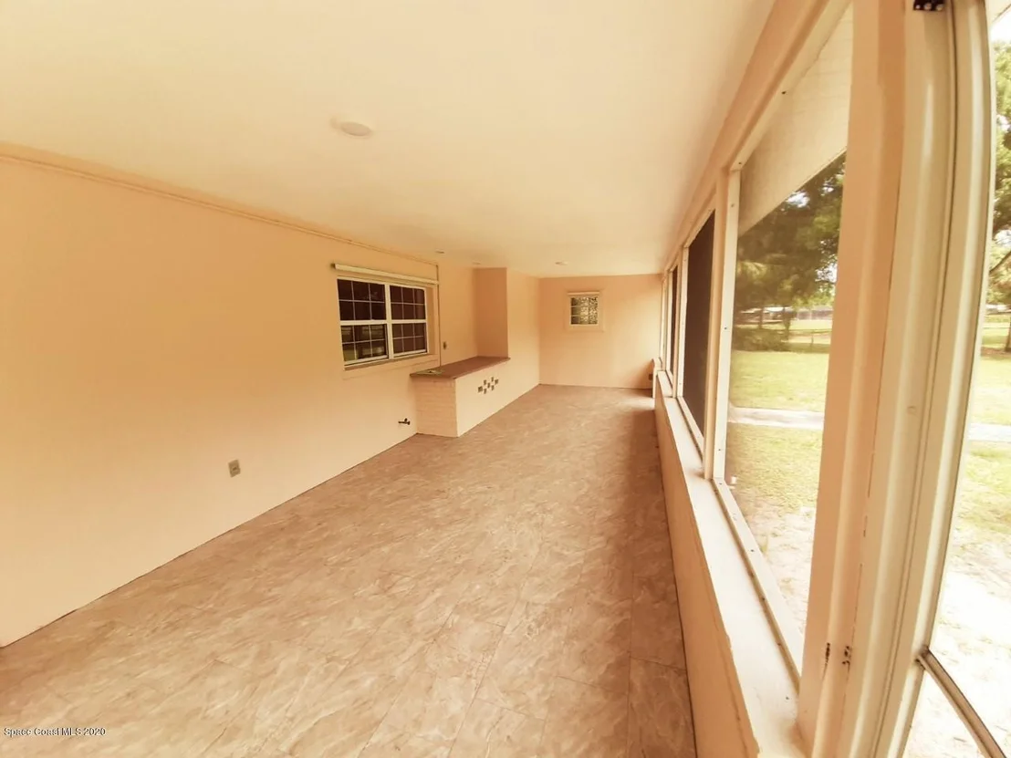 Photo of 8473 Sheridan Road
