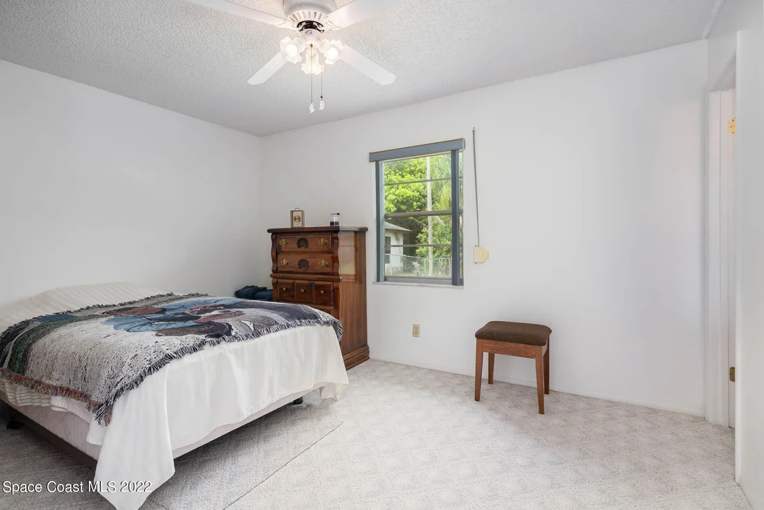 Photo of 261 E Haven Drive