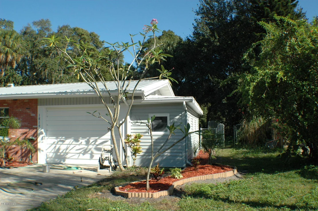 Photo of 1819 Poinsetta Boulevard