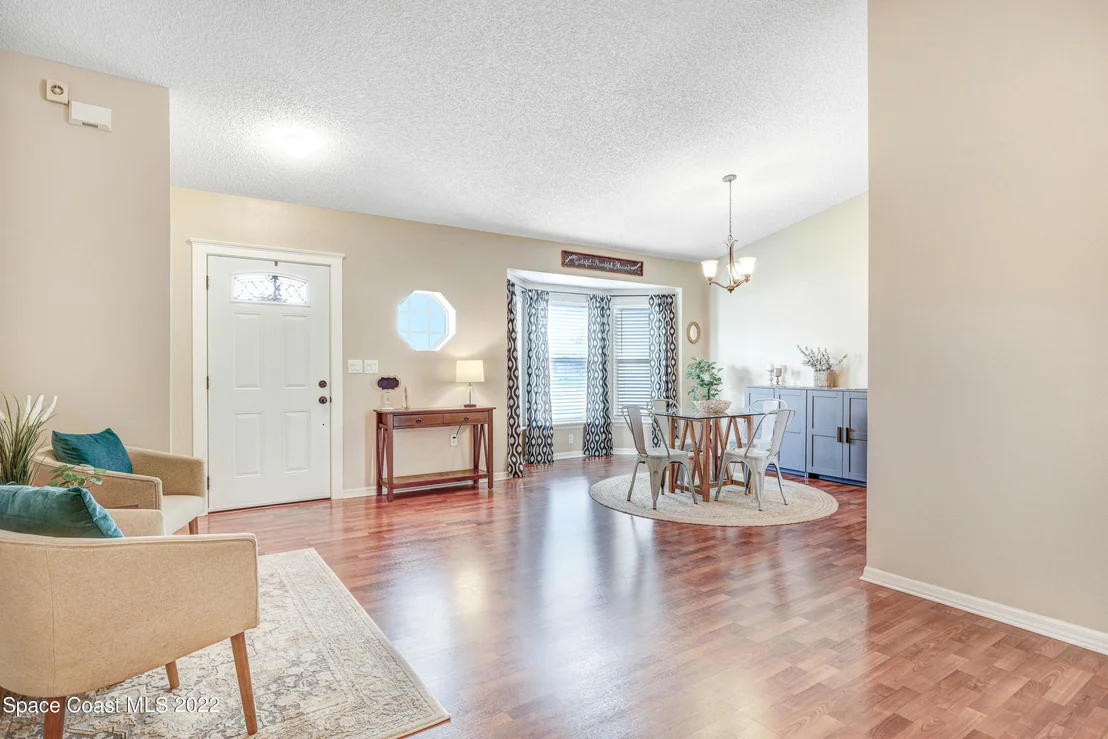 Photo of 1195 Meadow Lake Road