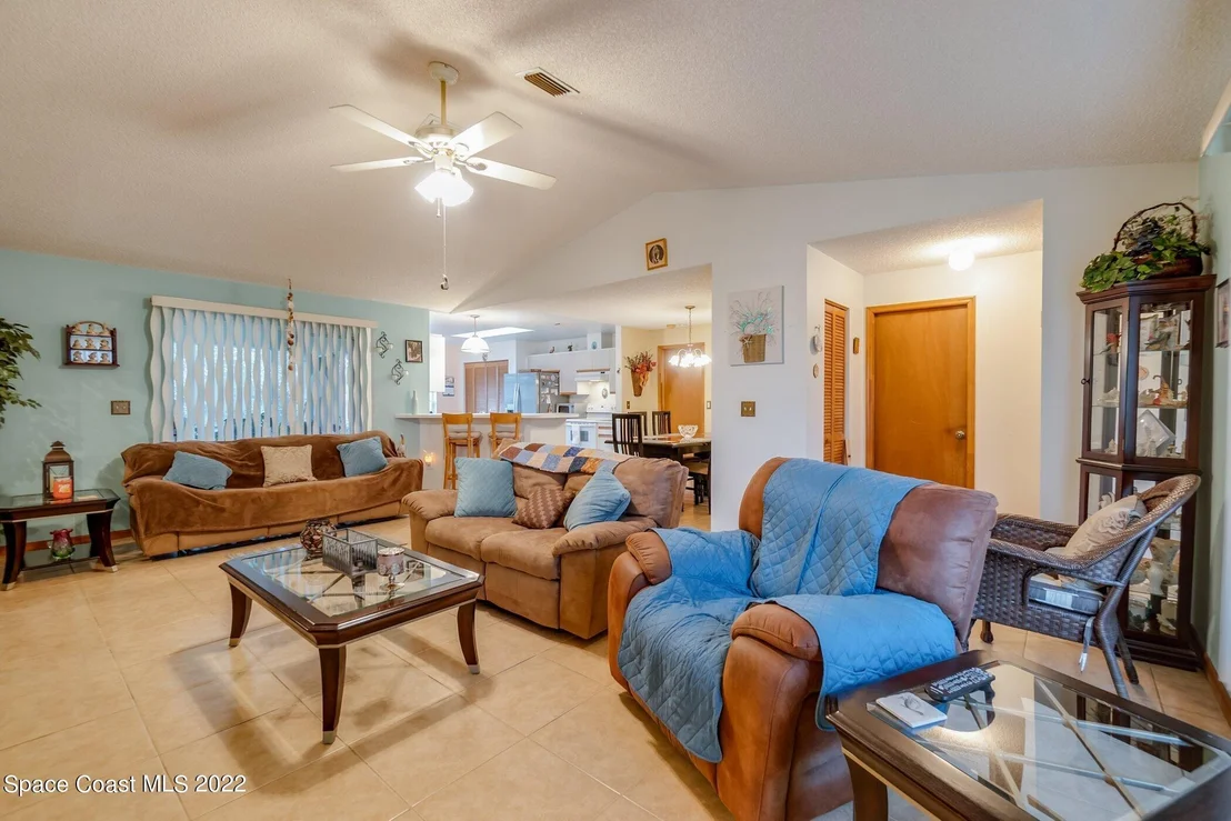 Photo of 6220 Golfview Avenue